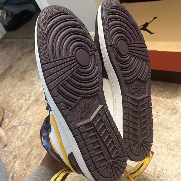 Retro 1s size 11 Grand Purple Varsity Maize - Picture 8 of 8